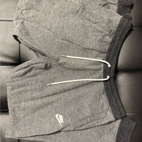 Nike Gray Sweatpants with Logo - Picture 4 of 5